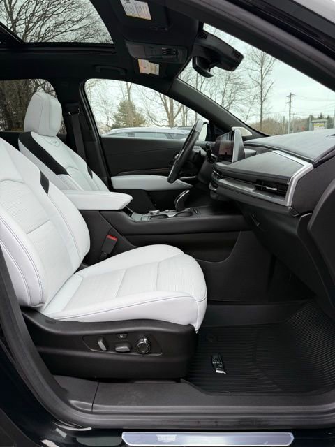 Used 2024 Cadillac XT4 Sport image 18