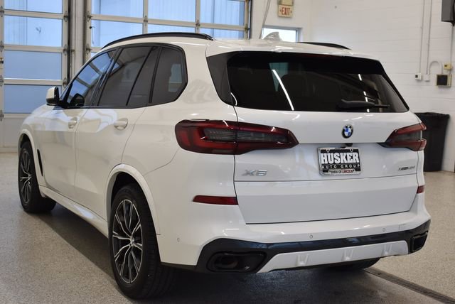 Used 2022 BMW X5 xDrive40i w/ M Sport Package AWD/4WD image 10