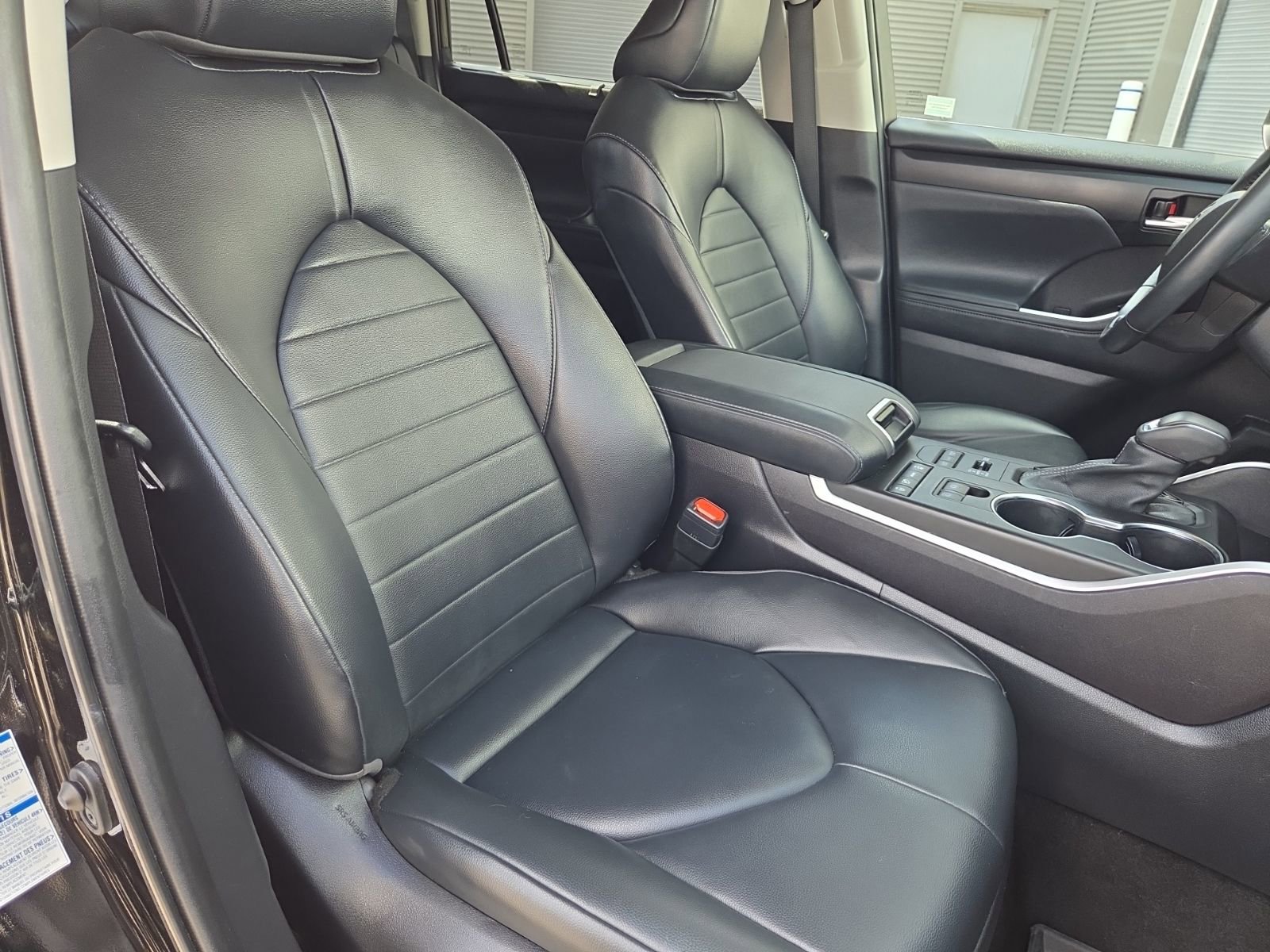 Used 2022 Toyota Highlander XLE image 20