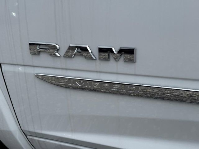 New 2025 RAM 2500 Limited AWD/4WD image 12