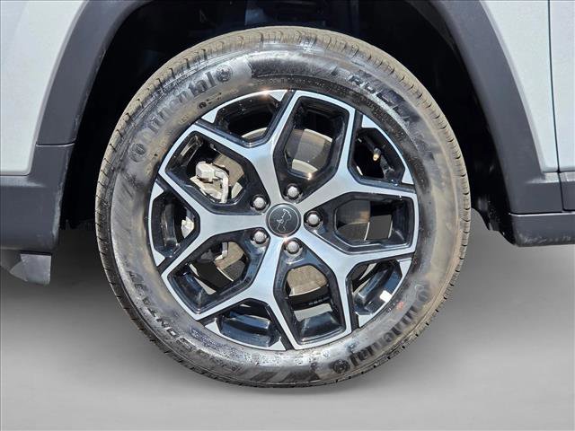 Used 2025 Jeep Compass Limited image 23