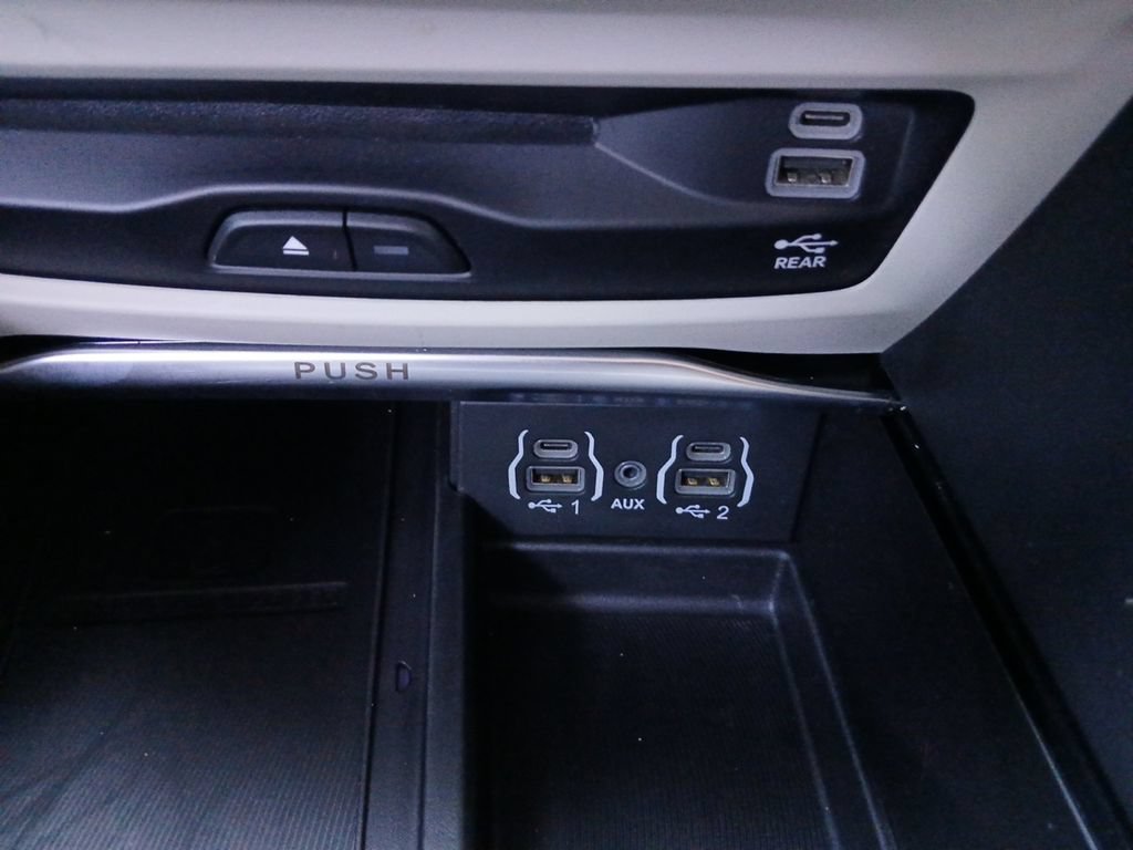Used 2023 Chrysler Pacifica Limited w/ Uconnect Theater Family Group AWD/4WD image 6