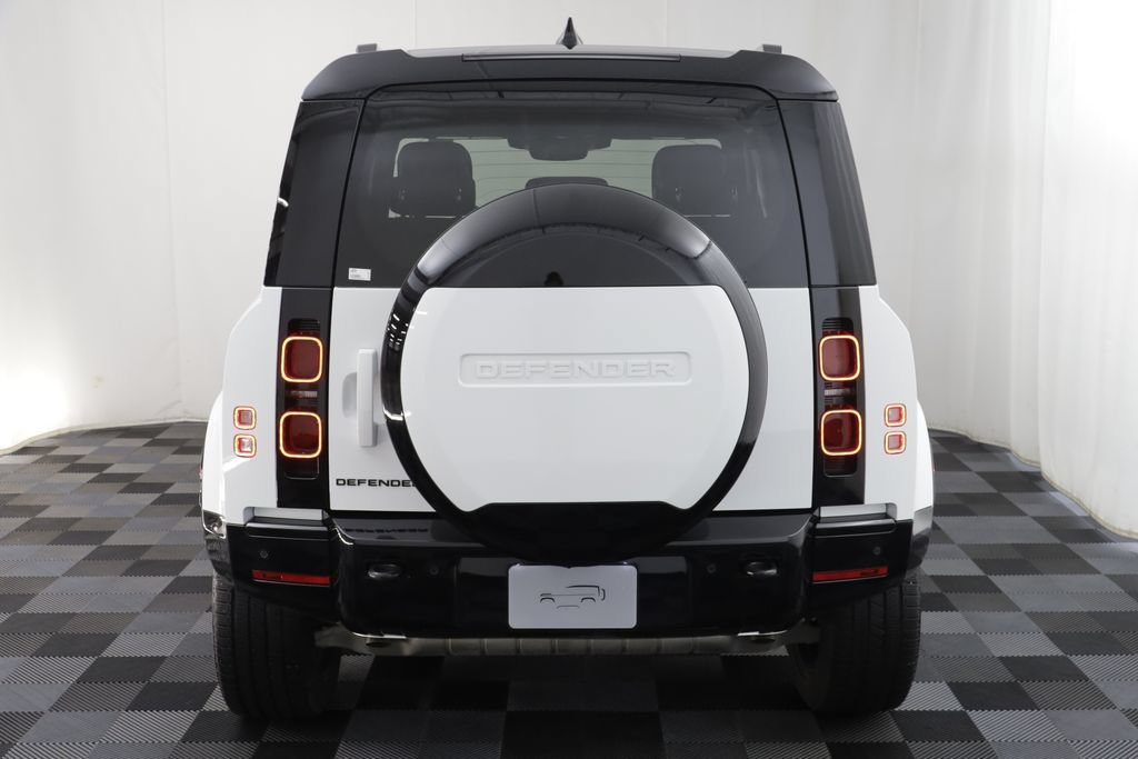 Certified 2025 Land Rover Defender 90 X-Dynamic SE AWD/4WD image 17