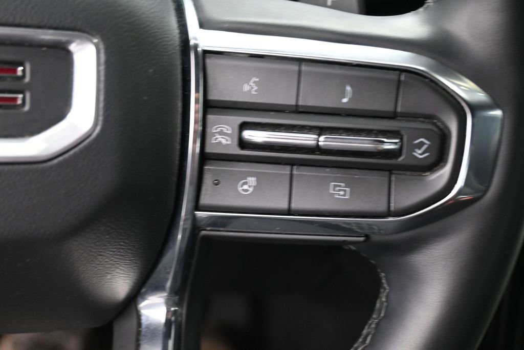 Used 2025 GMC Acadia Elevation FWD image 44