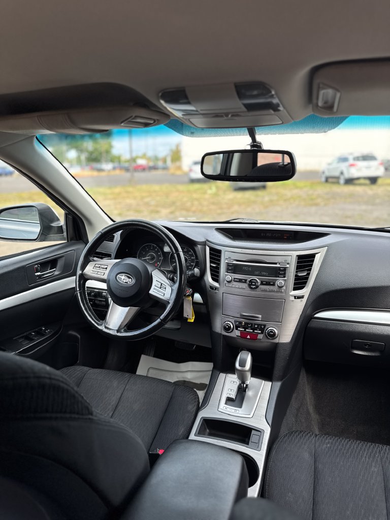 Used 2011 Subaru Outback 2.5i Premium AWD/4WD image 25