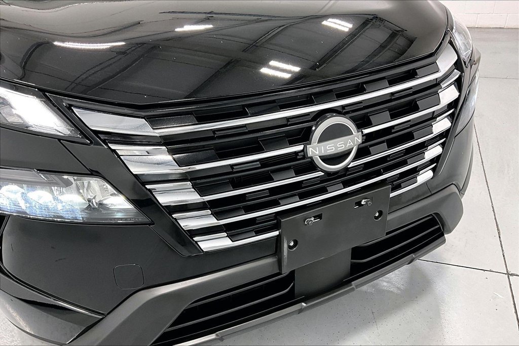 Used 2024 Nissan Rogue SV w/ SV Premium Package FWD image 34