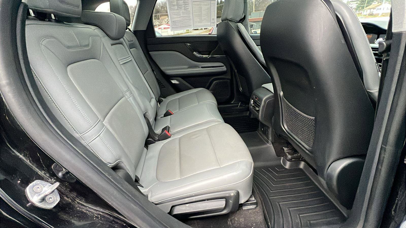 Used 2022 Lincoln Corsair Reserve w/ Elements Package image 15