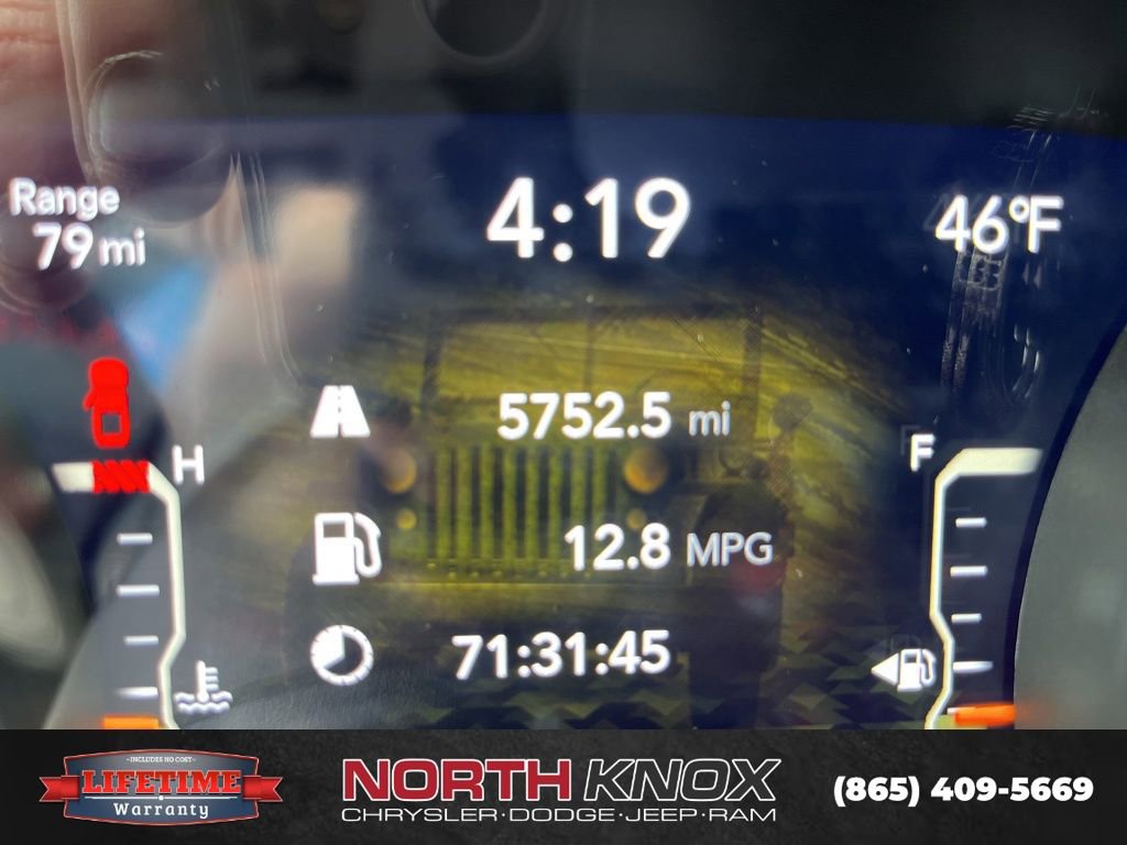 Used 2024 Jeep Gladiator Rubicon w/ Technology Group image 31