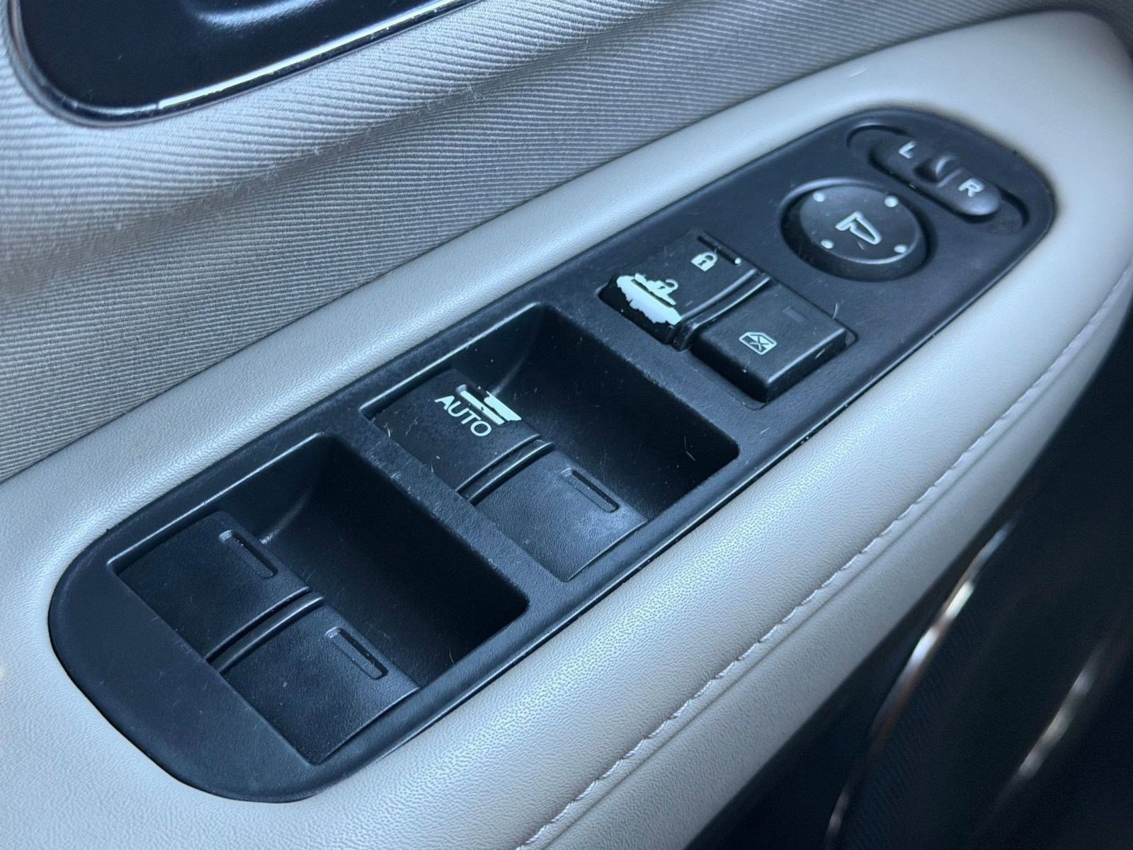 Used 2017 Honda HR-V EX image 25