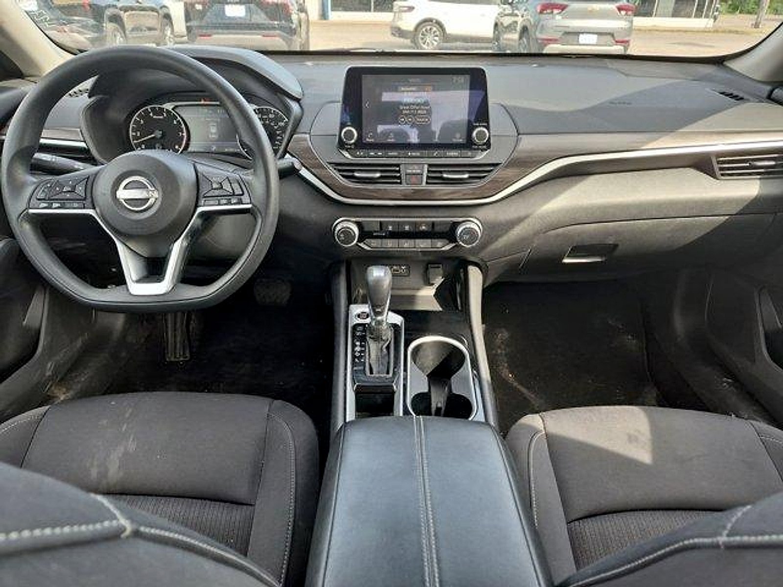 Used 2024 Nissan Altima 2.5 SV FWD image 19