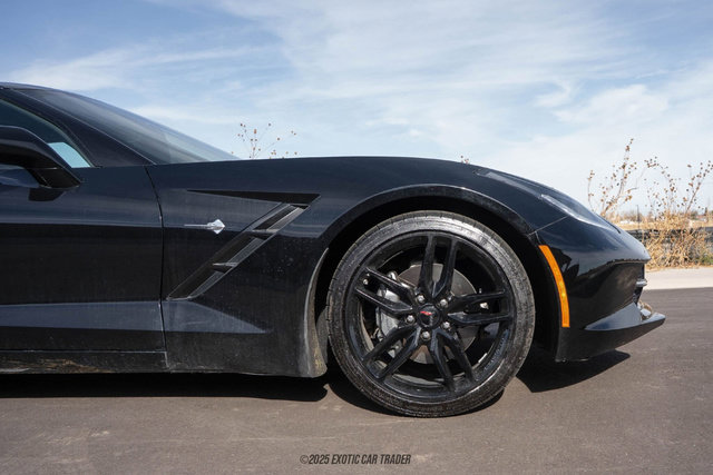Used 2018 Chevrolet Corvette Stingray Coupe w/ 1LT image 11