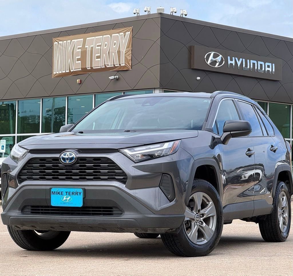 Used 2023 Toyota RAV4 LE image 1