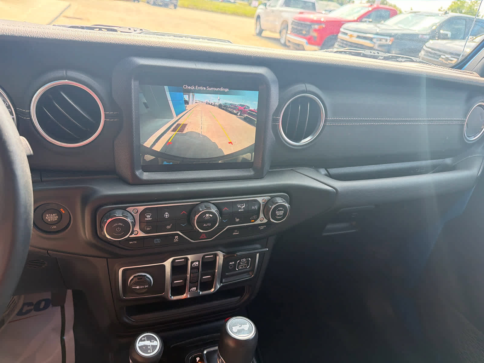 Used 2023 Jeep Wrangler Unlimited Sahara w/ Cold Weather Group AWD/4WD image 21
