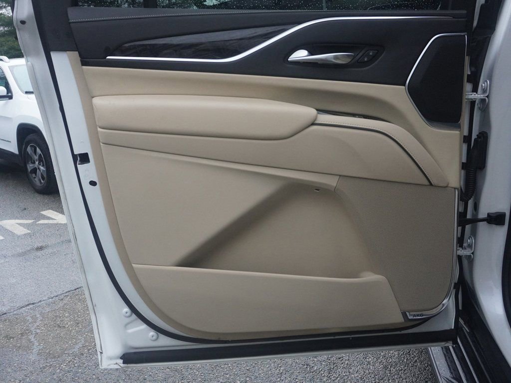 Used 2021 Cadillac Escalade ESV Premium Luxury image 27