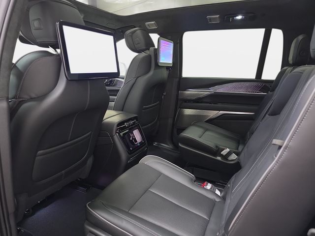 New 2026 Cadillac Escalade IQL Sport 2 w/ LPO, Floor Liner Package AWD/4WD image 10
