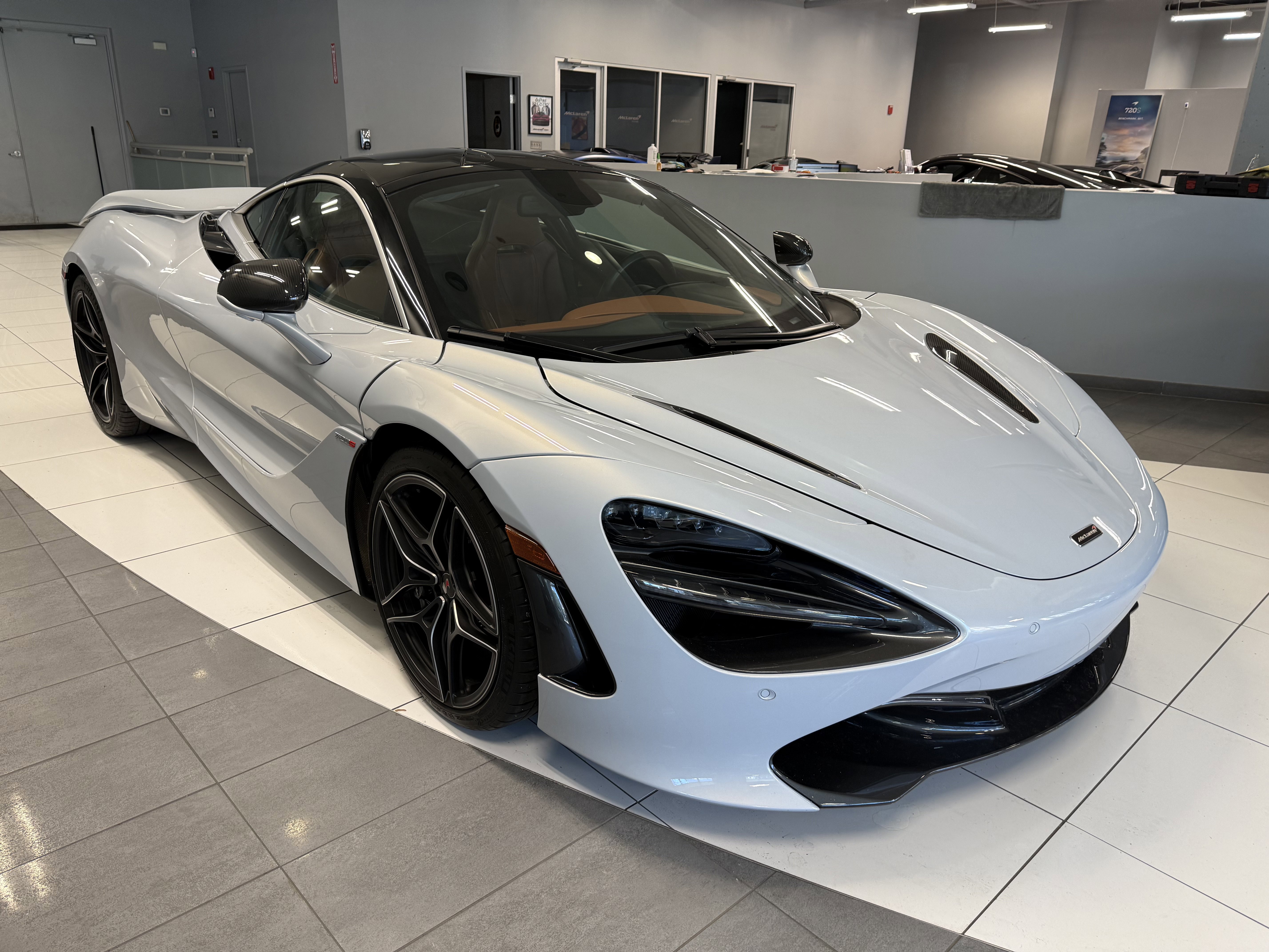 Used 2018 McLaren 720S image 8