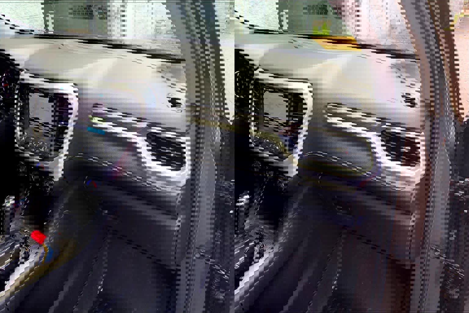 Used 2019 GMC Acadia SLT w/ Black Edition image 18