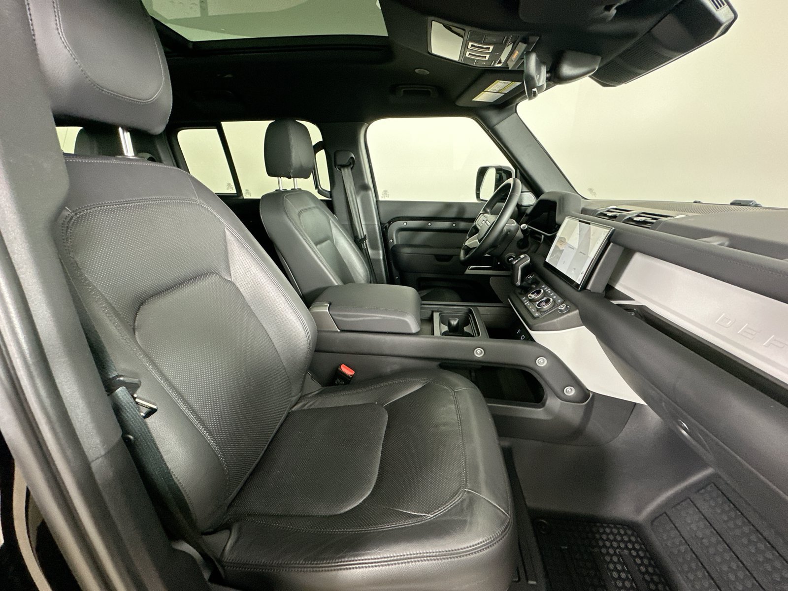 Used 2024 Land Rover Defender 130 S AWD/4WD image 43