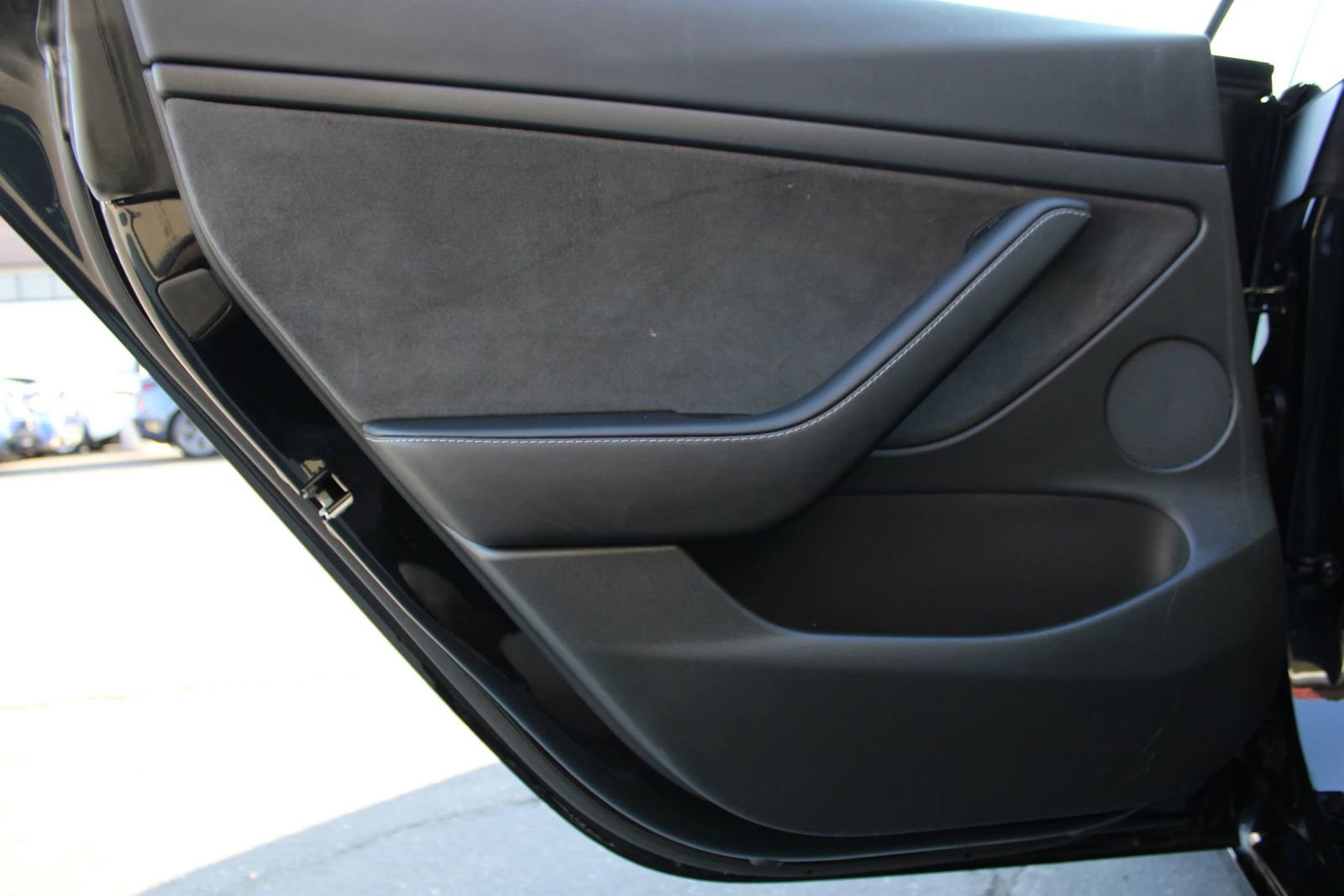 Used 2022 Tesla Model 3 Standard Range image 16