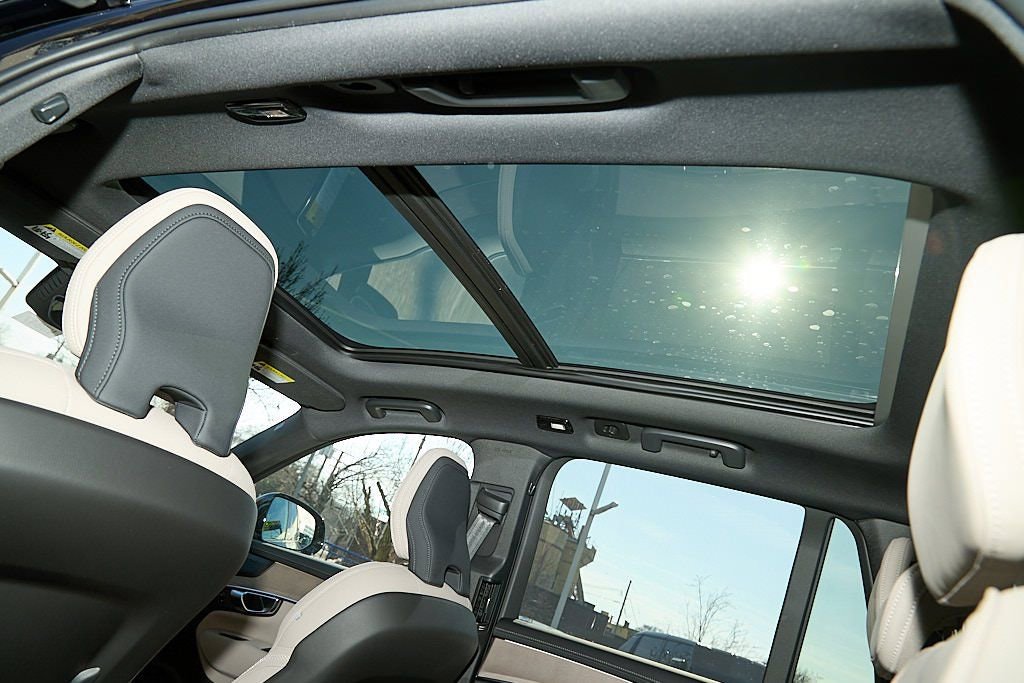 New 2026 Volvo XC90 B6 Plus w/ Protection Package image 23