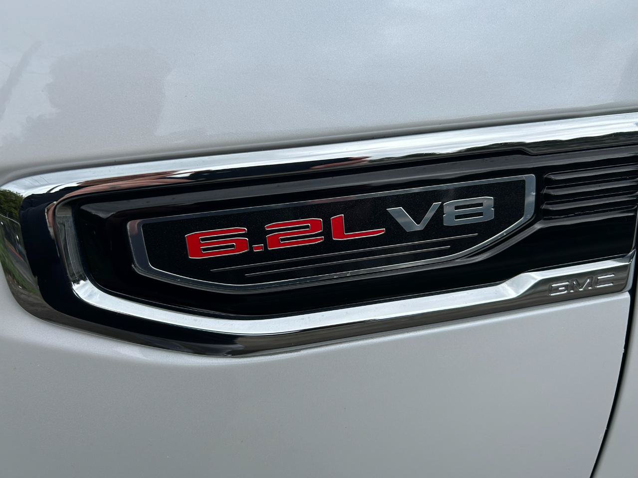 Used 2019 GMC Sierra 1500 Denali w/ Denali Ultimate Package AWD/4WD image 9