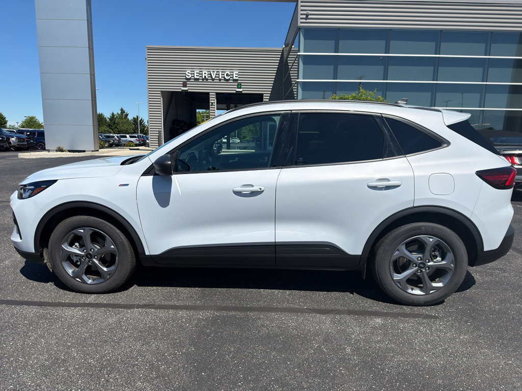 Used 2025 Ford Escape ST-Line FWD image 9