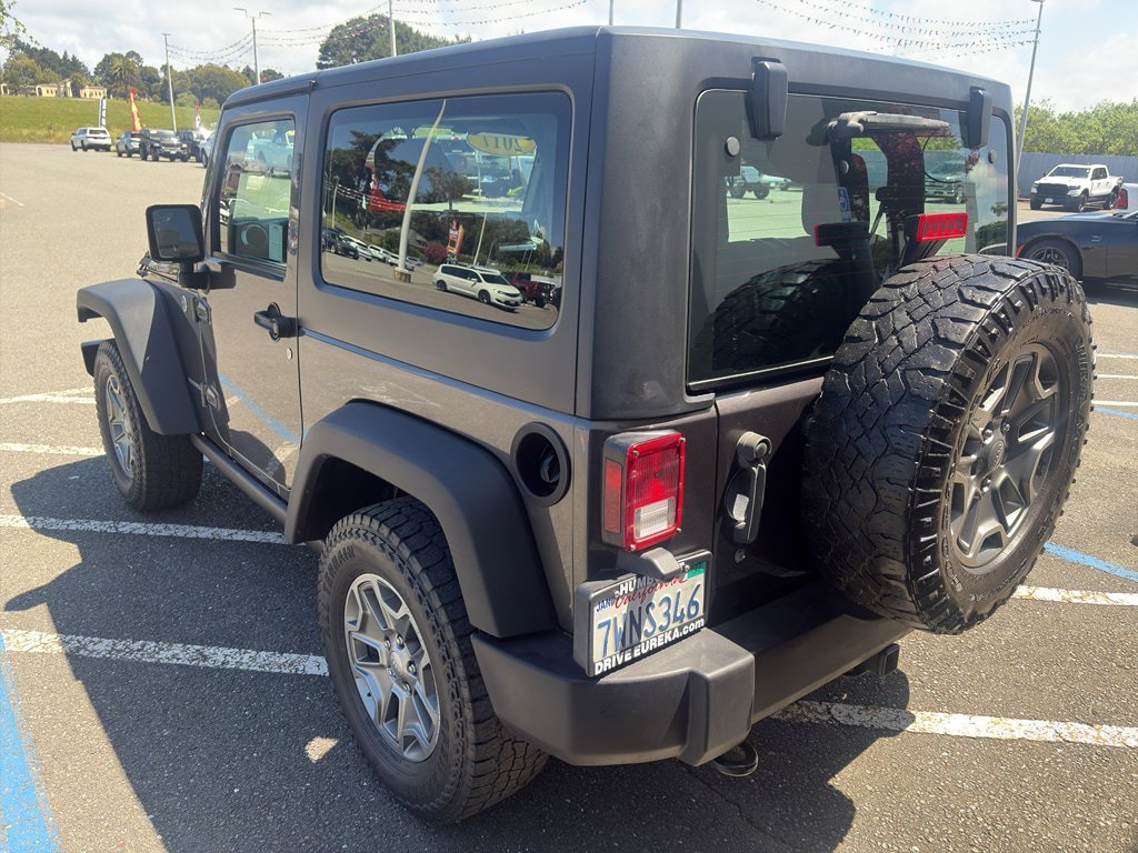 Used 2017 Jeep Wrangler Rubicon w/ Power Convenience Group AWD/4WD image 16