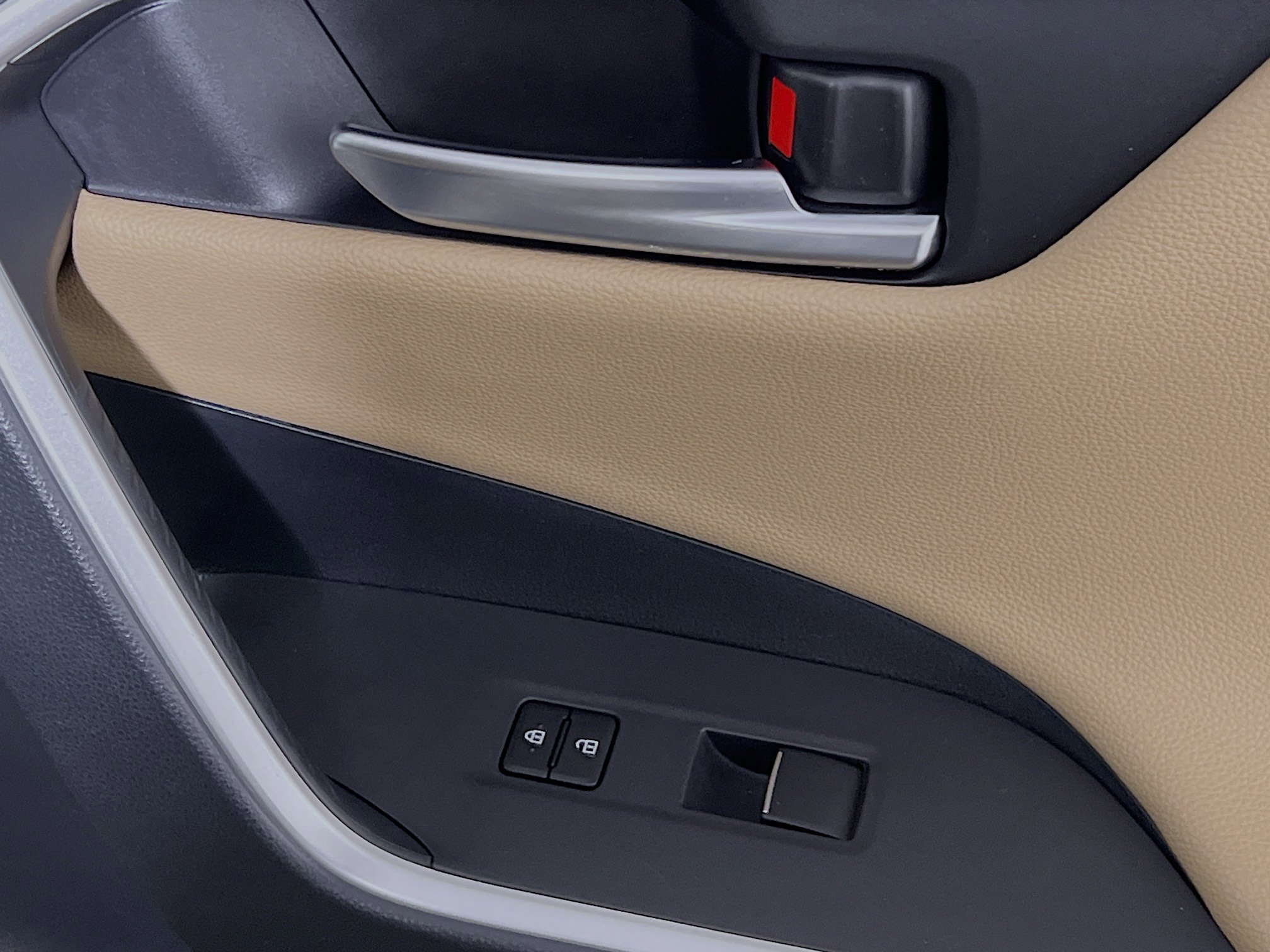 Used 2019 Toyota RAV4 Limited w/ Cold Weather Package image 32