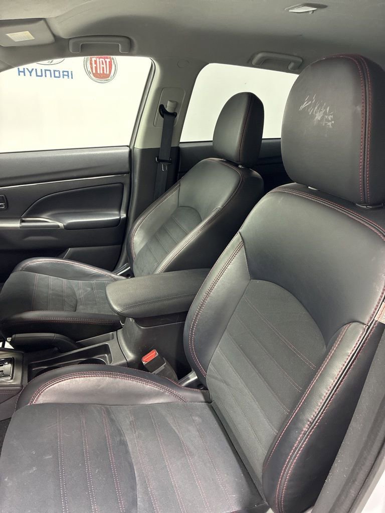 Used 2024 Mitsubishi Outlander Sport LE image 9