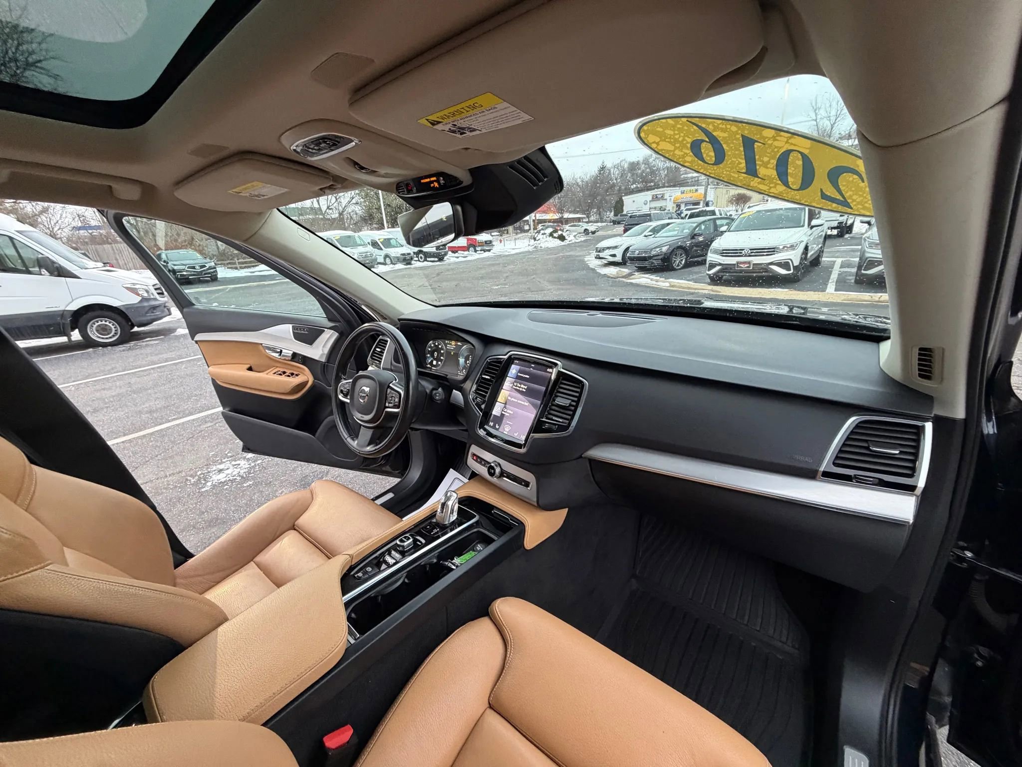 Used 2016 Volvo XC90 T8 Momentum w/ Vision Package image 29