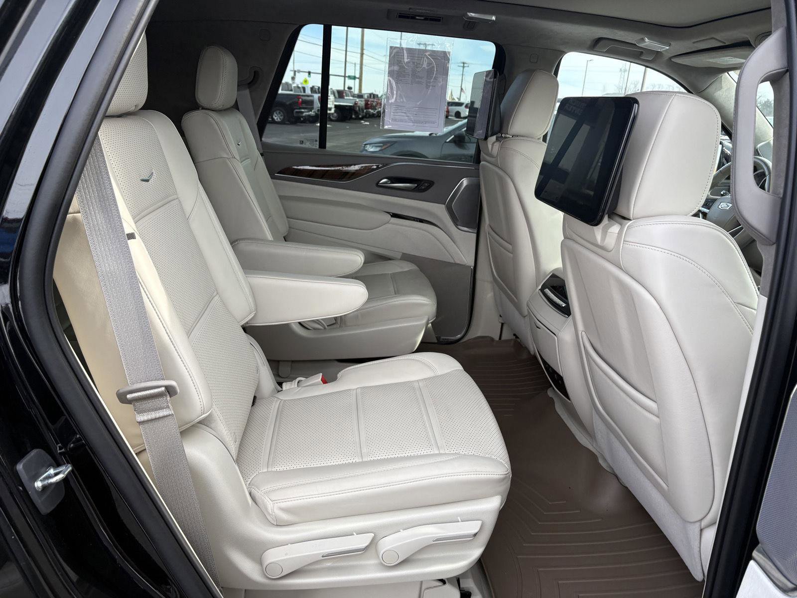 Used 2022 Cadillac Escalade Premium Luxury Platinum image 19