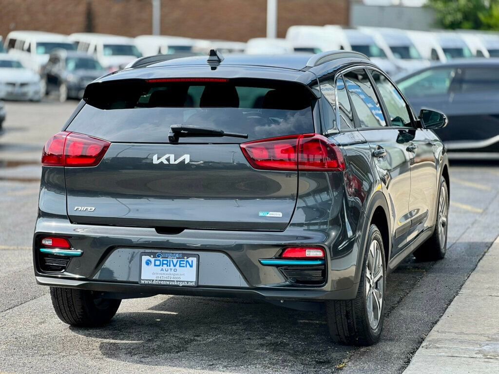 Used 2022 Kia Niro EX w/ Cold Weather Package FWD image 5