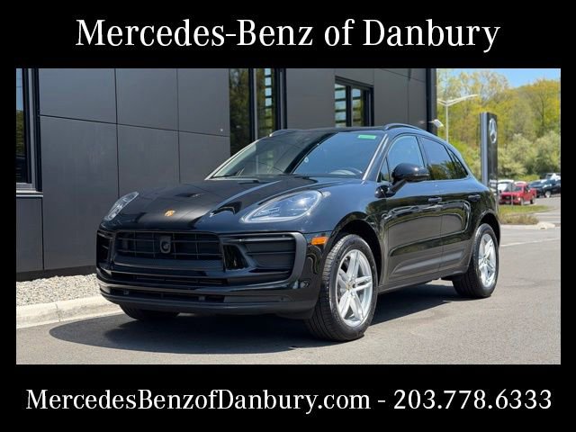 Used 2025 Porsche Macan AWD/4WD image 1