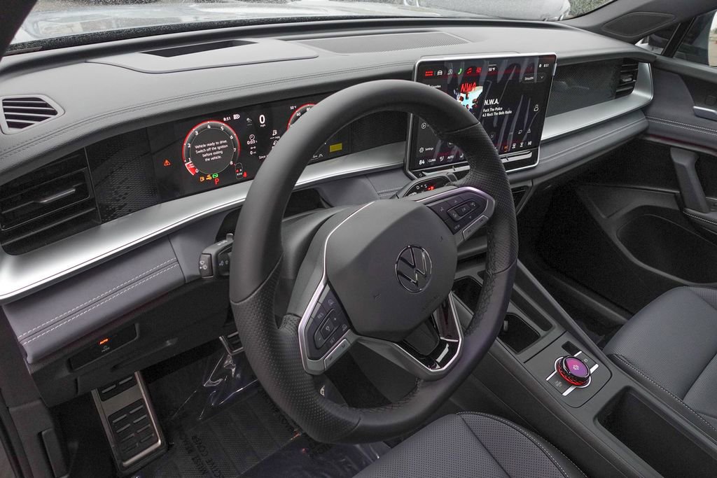 New 2026 Volkswagen Tiguan SE R-Line AWD/4WD image 12