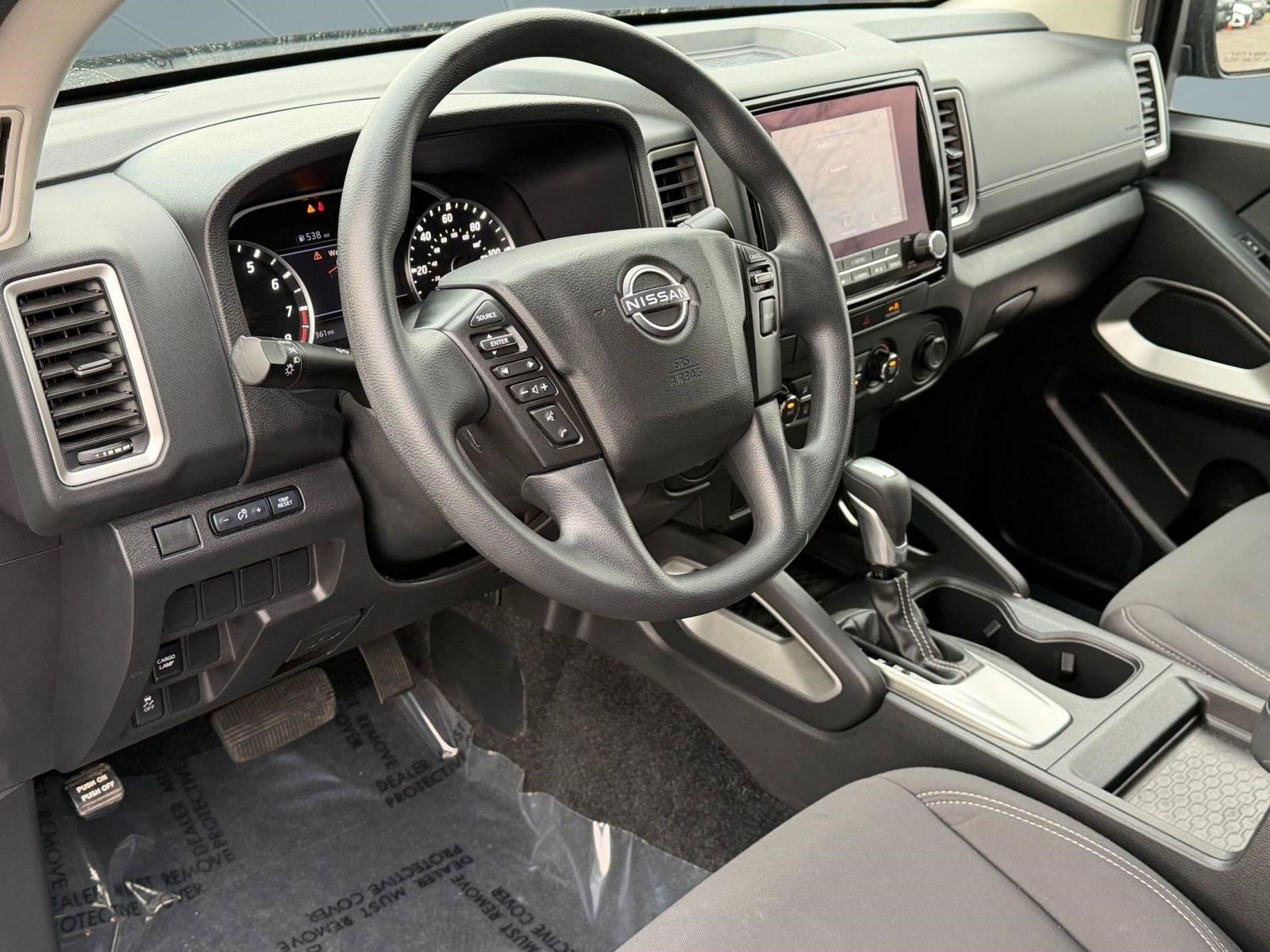 Used 2024 Nissan Frontier SV image 4