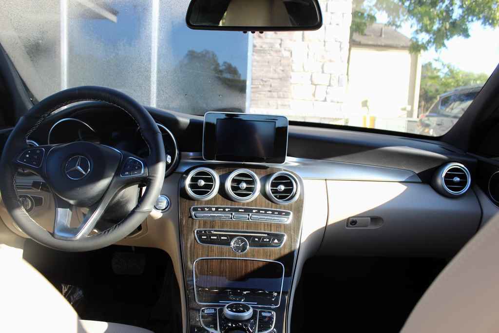 Used 2018 Mercedes-Benz C 300 Sedan image 27