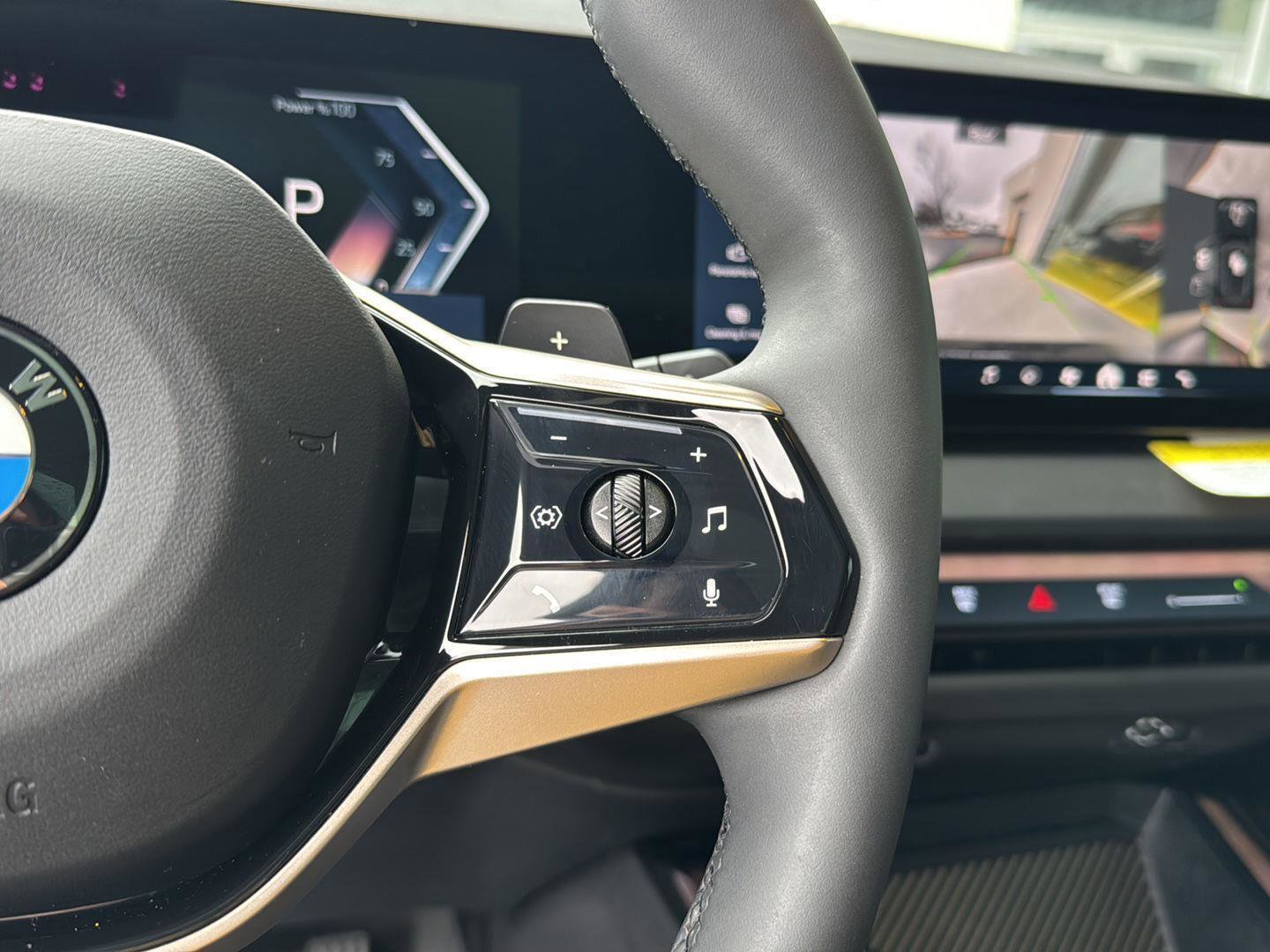 Certified 2025 BMW X3 xDrive30i w/ Premium Package image 18