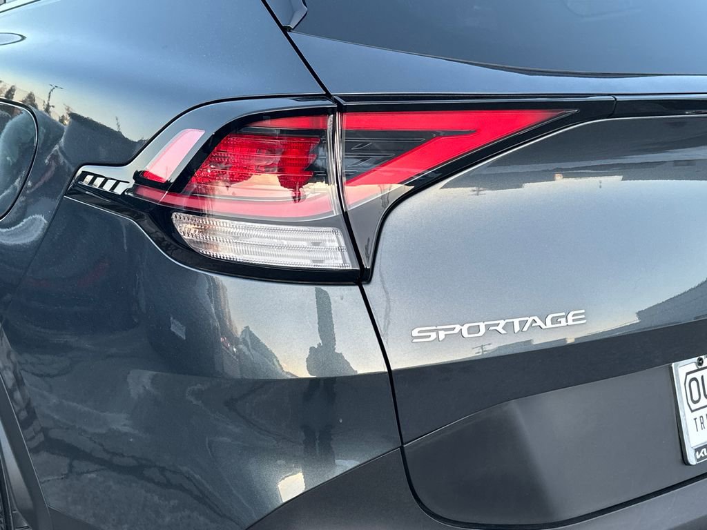 Certified 2024 Kia Sportage EX image 5