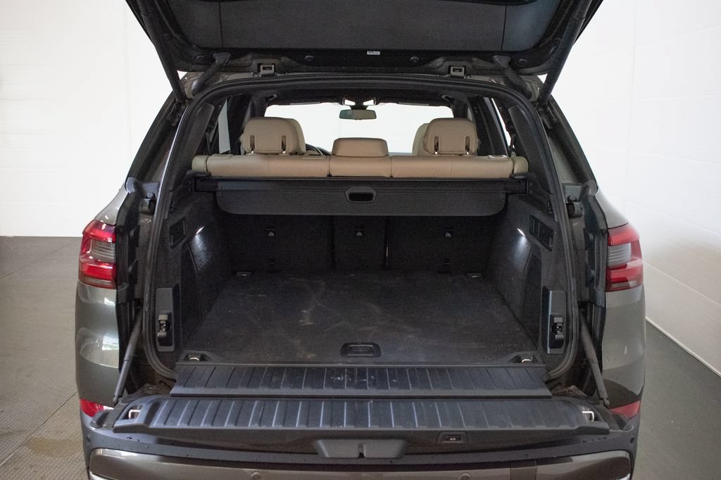 Used 2022 BMW X5 xDrive40i w/ Premium Package AWD/4WD image 25