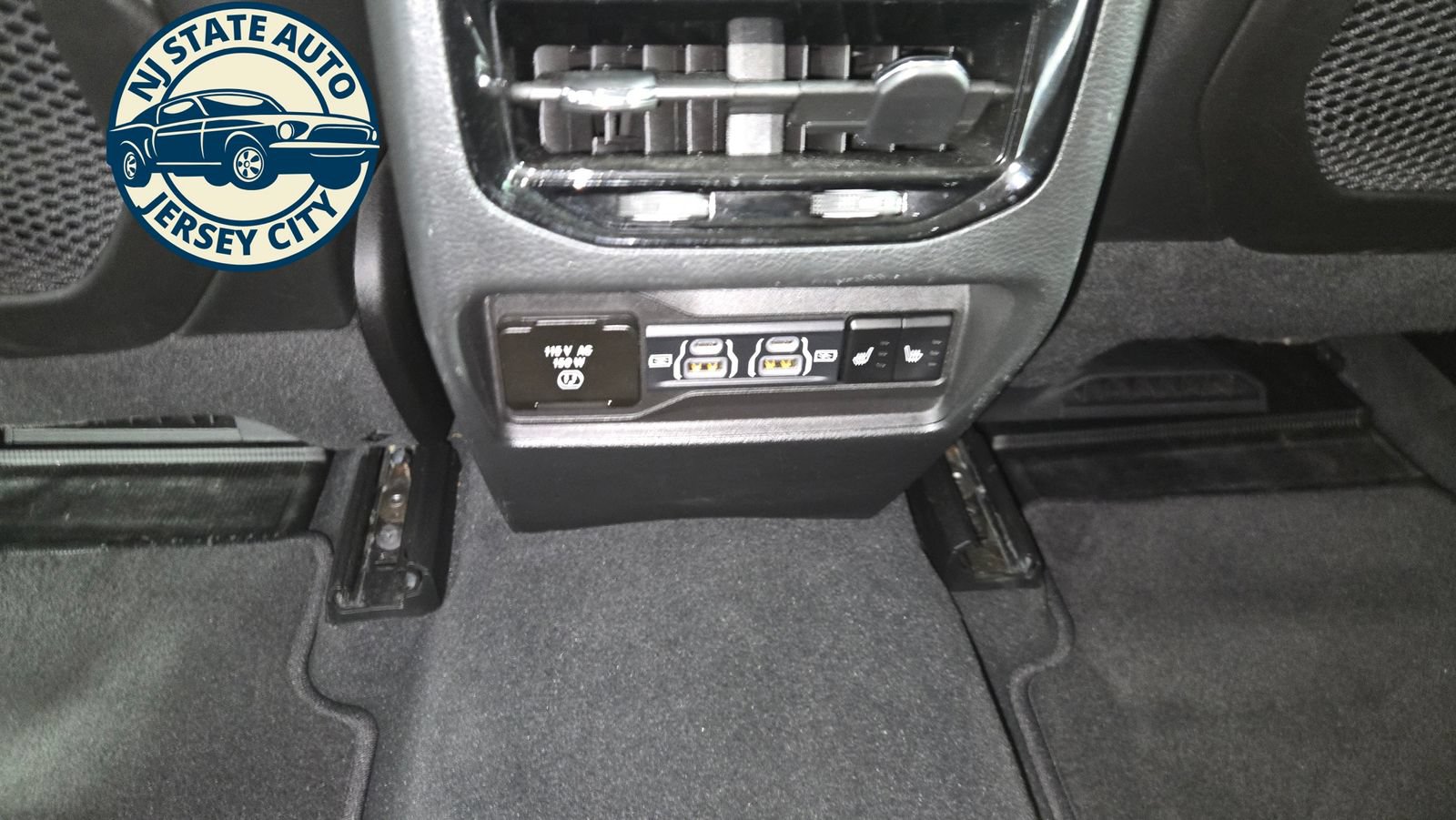 Used 2024 Jeep Grand Cherokee Limited AWD/4WD image 32