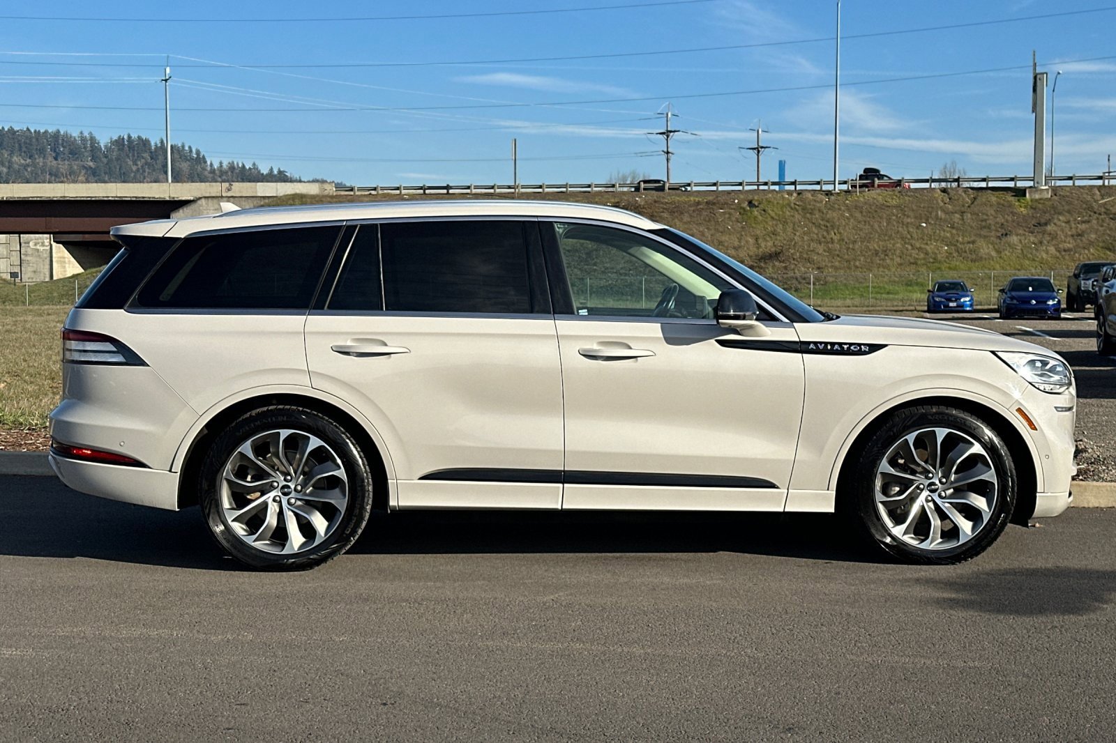 Used 2020 Lincoln Aviator Grand Touring w/ Equipment Group 301A image 2