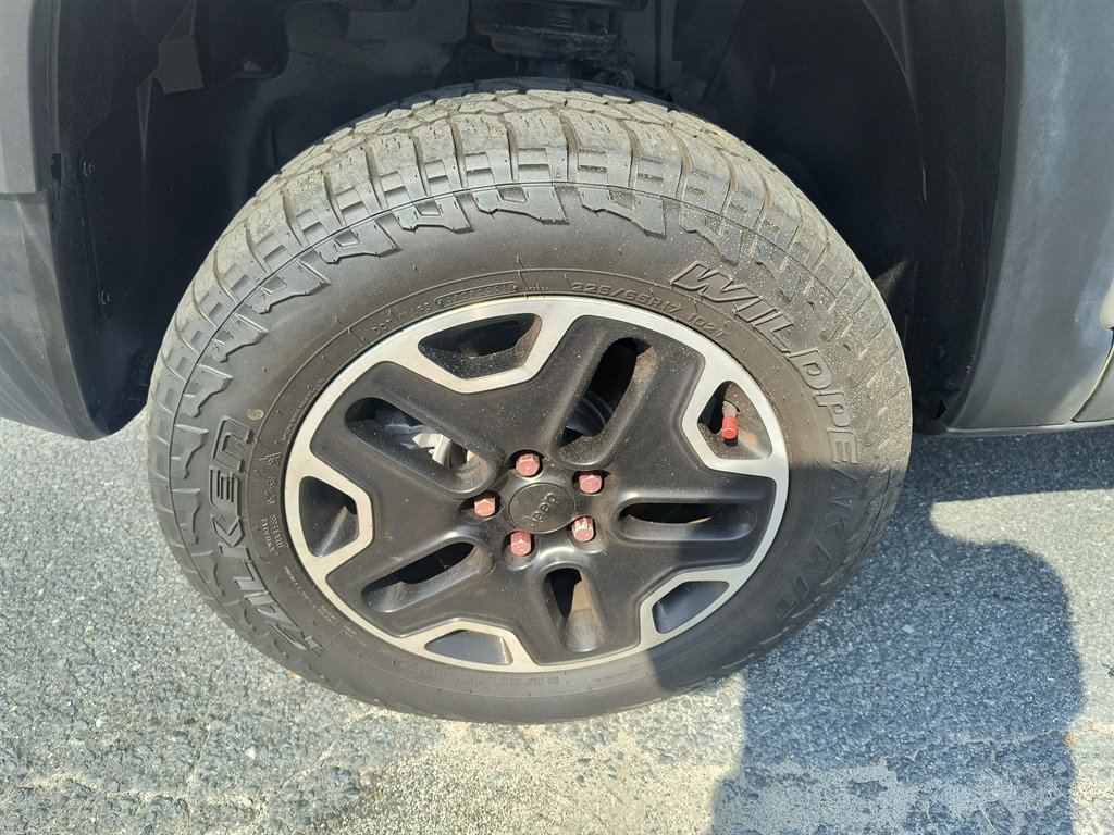 Used 2015 Jeep Renegade Trailhawk w/ Trailer Tow Group AWD/4WD image 9