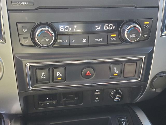 Used 2017 Nissan Titan SV image 27