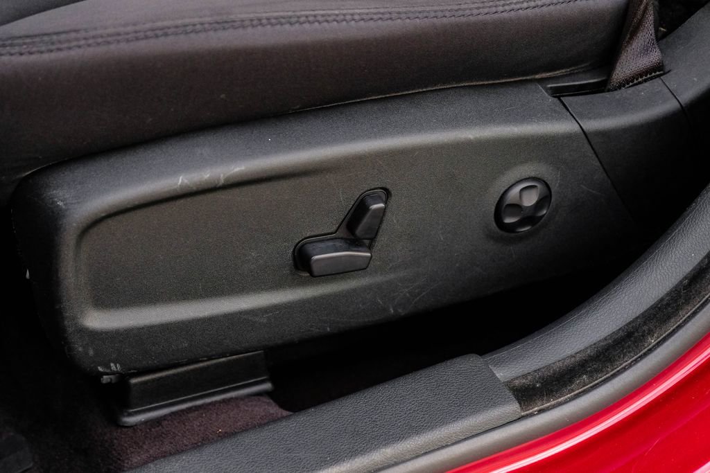 Used 2019 Chrysler 300 Touring w/ Sport Appearance Package image 35