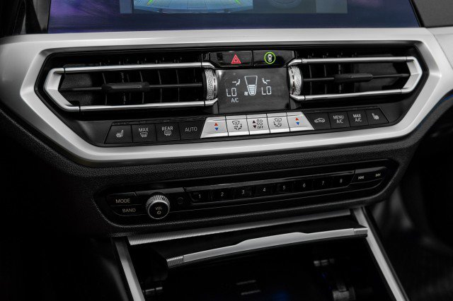 Used 2023 BMW 430i xDrive Convertible w/ Convenience Package image 21