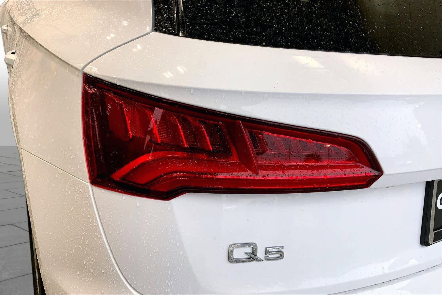 Used 2018 Audi Q5 2.0T Premium Plus w/ Premium Plus Package AWD/4WD image 29