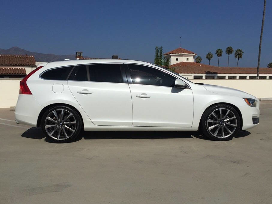 Used 2015 Volvo V60 T5 Premier w/ 19" Sport Package FWD image 6