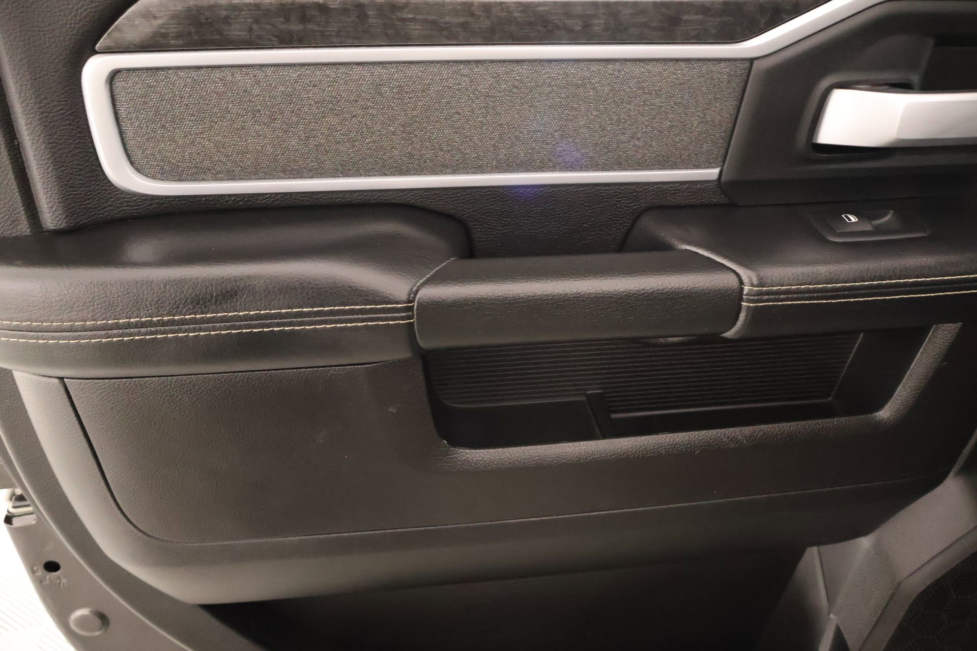 Used 2019 RAM 2500 Lone Star w/ Night Edition image 15