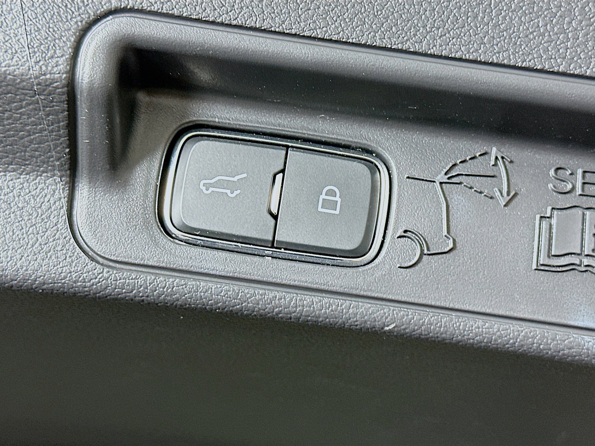 Used 2025 Ford Explorer Platinum w/ LUX Leather Package image 32