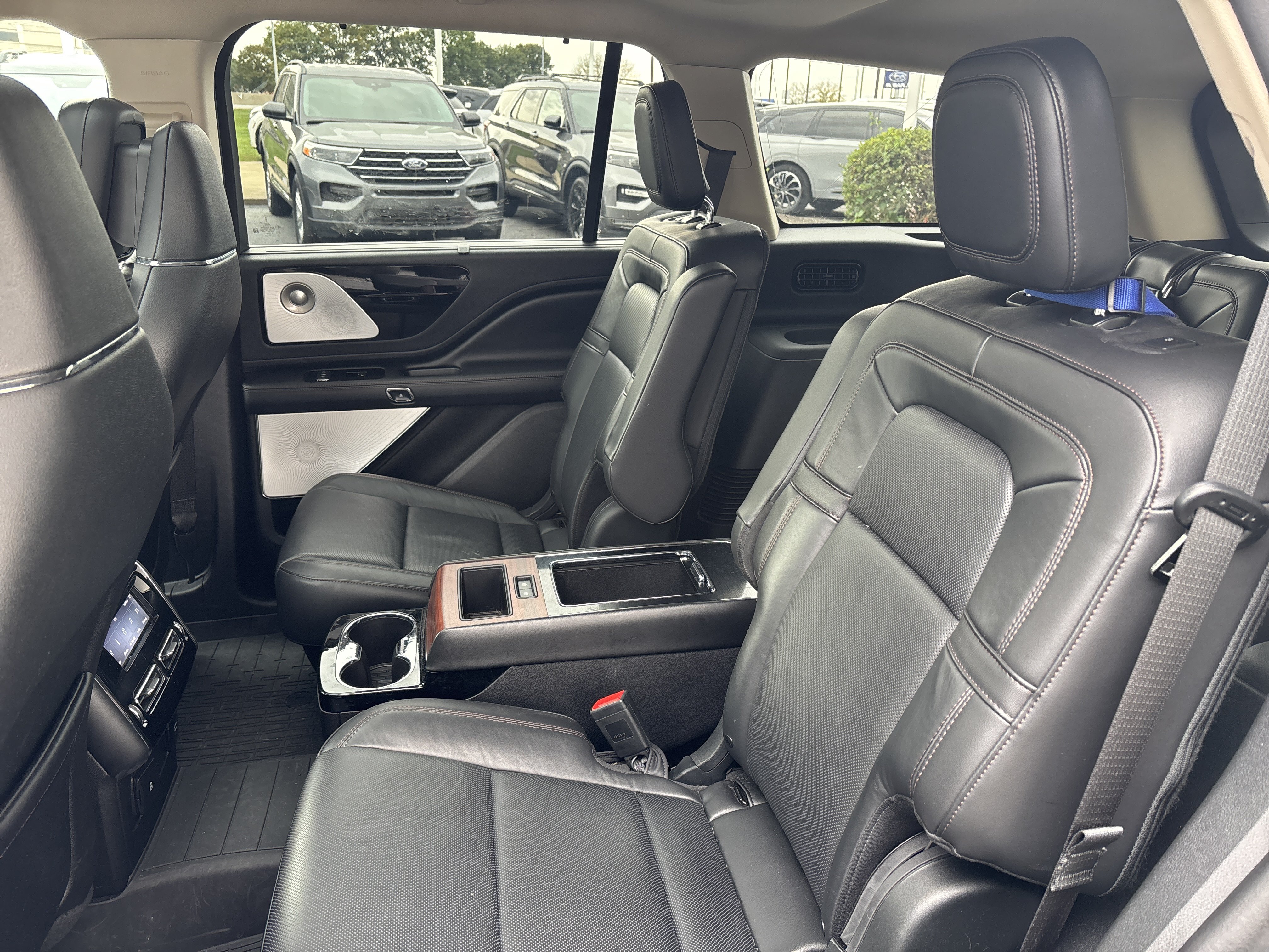 Used 2023 Lincoln Aviator Reserve w/ Equipment Group 201A AWD/4WD image 8